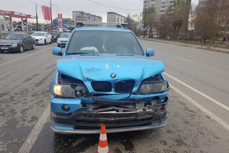 На Уралмаше в аварии пострадала девочка: ее мама отвлеклась на младшего ребенка