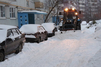 Внимание, водители! В Орджоникидзевском районе ведется уборка снега