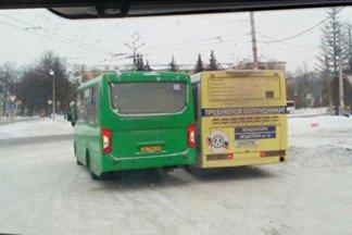 На Уралмаше столкнулись два автобуса