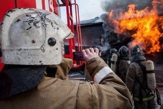 На площади Первой Пятилетки горит неэксплуатируемая охладительная башня