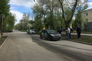 На Уралмаше при столкновении легковушек пострадали двое школьников