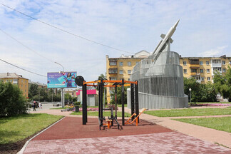 «Наш район становится более спортивным!»: в сквере имени Льва Люльева завершена установка нового комплекса