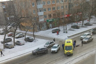 На Уралмаше в ДТП пострадала женщина-пешеход