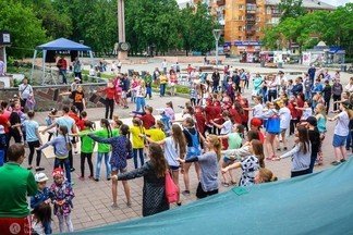 «Танцующий бульвар»: в Орджоникидзевском районе прошел первый уличный танцевальный фестиваль