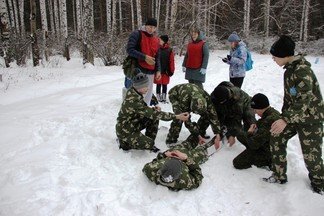 Команды «Надежда России» и «Томагавки» победили в районной военно-спортивной игре «Зарница»