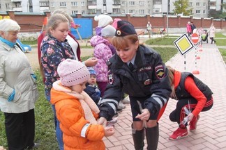 «Внимание - Дети!»: на Уралмаше ГИБДД проводит профилактические мероприятия