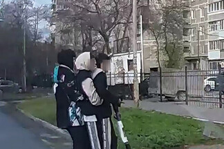 На Уралмаше подростки прокатились втроем на арендованном самокате и получили внушительный штраф