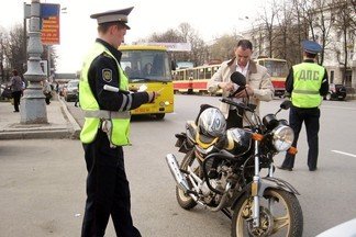 Госавтоинспекция города напомнила о правилах безопасной езды на мопедах и мотоциклах