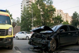 Столкнулись лоб в лоб: на Эльмаше произошло серьезное ДТП с пострадавшими