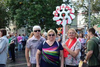 Жители Орджоникидзевского района парадом прошествовали по центру города