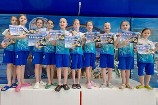 «Краса Сибири»: воспитанницы спортшколы № 19 успешно выступили на Всероссийских соревнованиях по плаванию