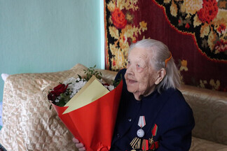 Сегодня свой 100-летний юбилей отмечает ветеран труда Мария Лупина