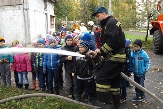 На пожарной  машине - в детский сад!