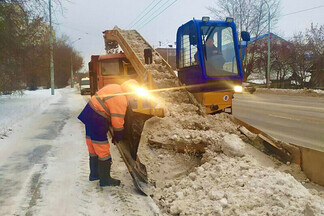 Мокрый снег и ледяной дождь: в Орджоникидзевском активизировали уборку снега и наледи