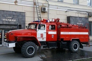 Из-за пожара в квартире на Баумана перекрыт один из входов на станцию метро "Уралмаш"