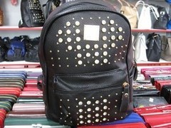 Магазин сумок Магазин сумок ЭКОНОМАРКЕТ Рюкзак женский, черный со стразами